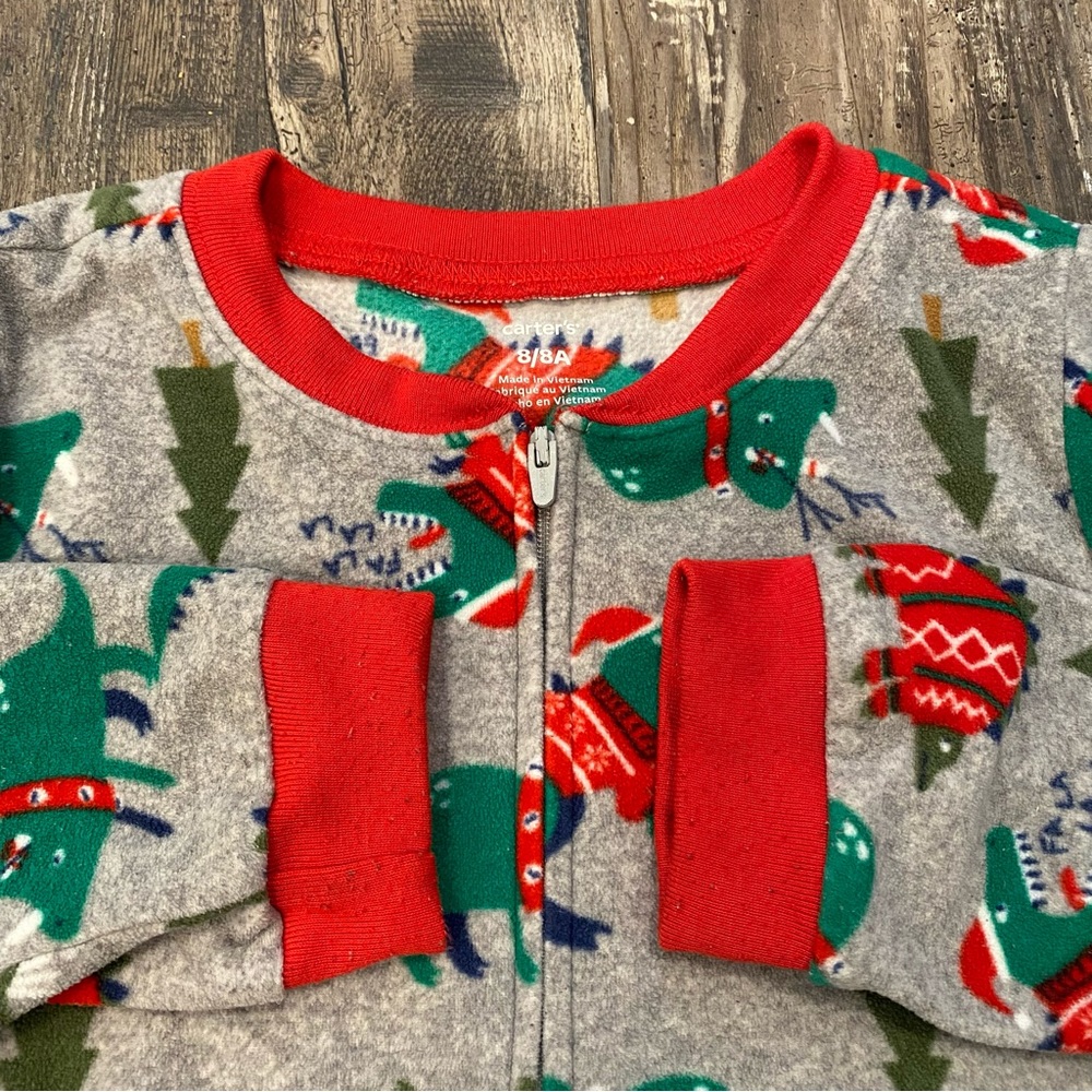 ❌SOLD❌ Carter’s Christmas spirit Dinosaurs 🦖 🦕 Dino One piece footed fleece PJ - Picture 2 of 4